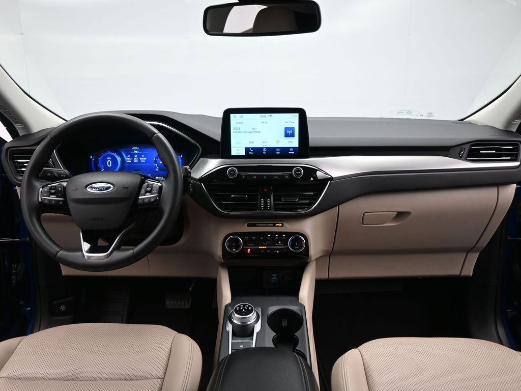 Certified 2022 Ford Escape Titanium w/ Class II Trailer Tow Package image 21