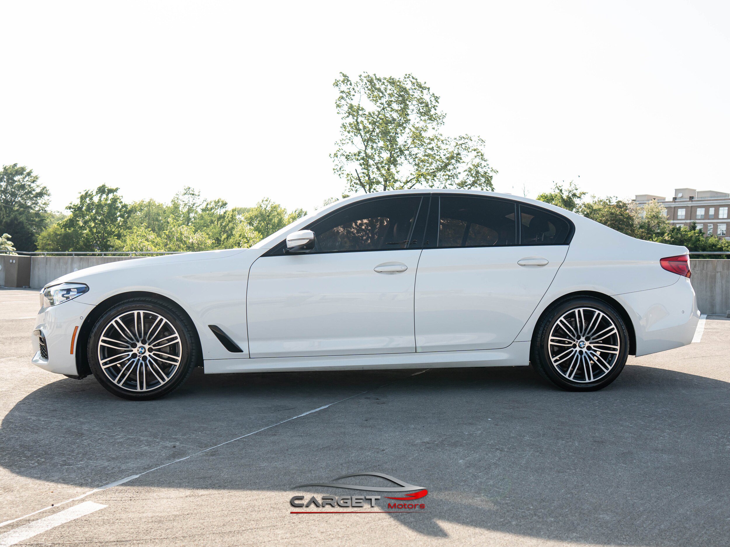 Used 2020 BMW 530i xDrive w/ M Sport Package AWD/4WD image 4