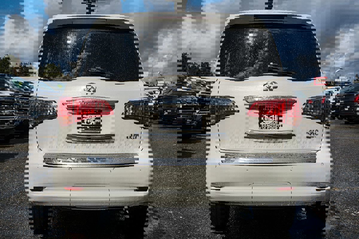 Used 2017 INFINITI QX80 4WD w/ Deluxe Technology Package image 12
