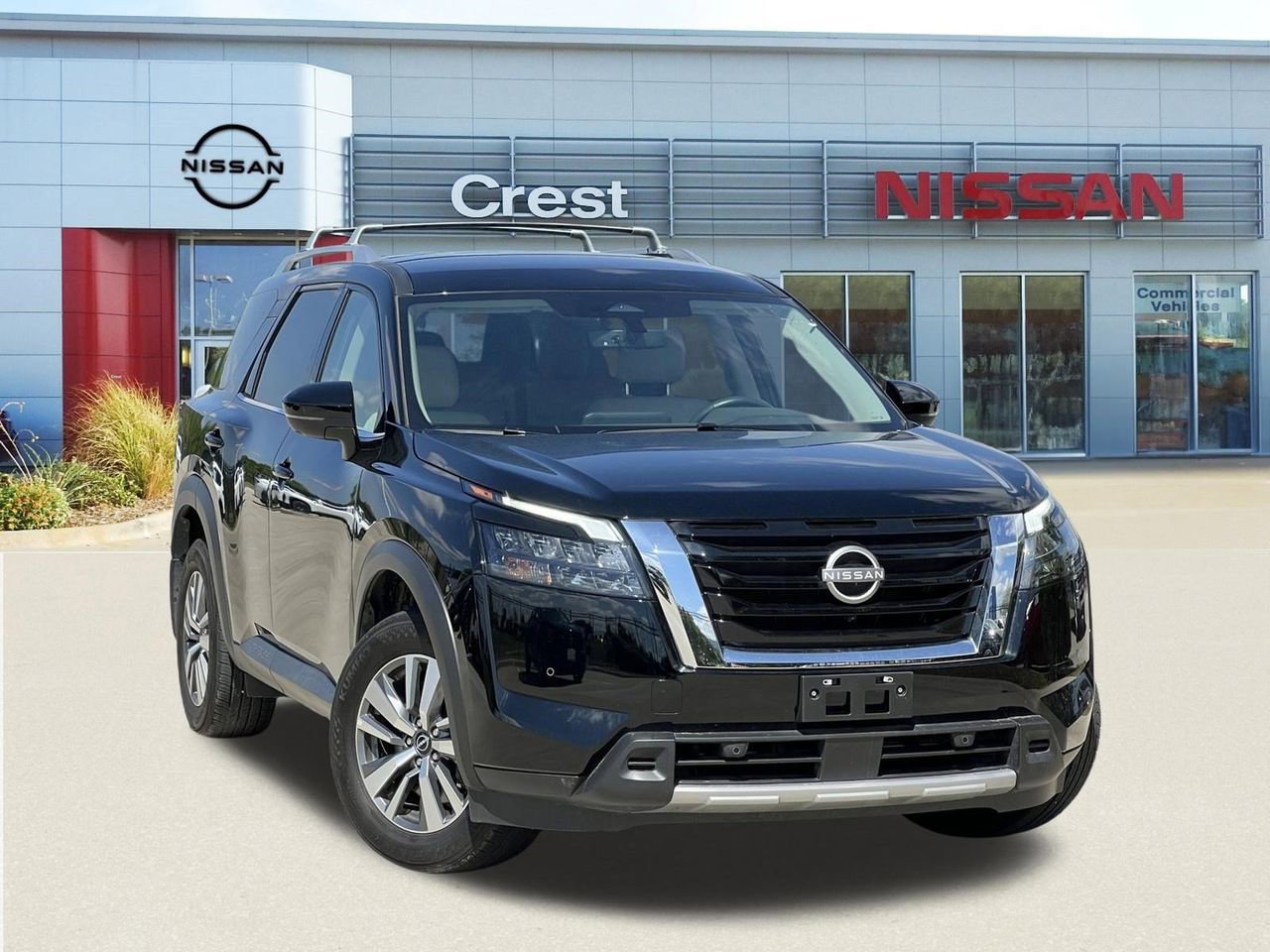 Certified 2025 Nissan Pathfinder SL image 1