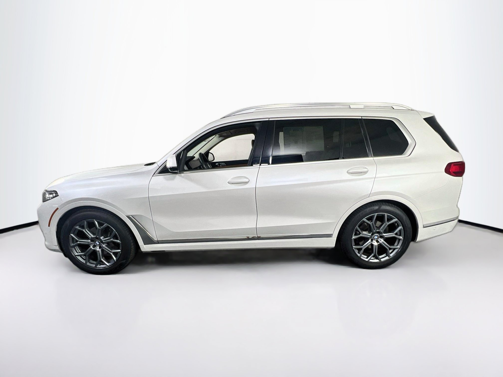 Used 2022 BMW X7 xDrive40i w/ Premium Package AWD/4WD image 8