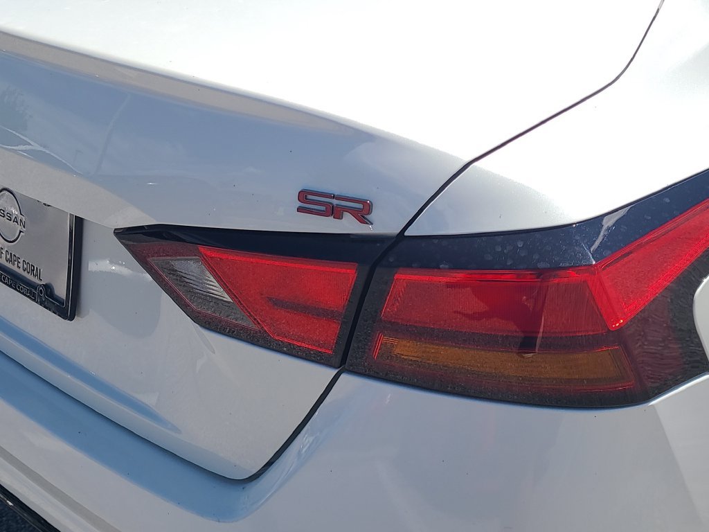 Used 2025 Nissan Altima 2.5 SR FWD image 10
