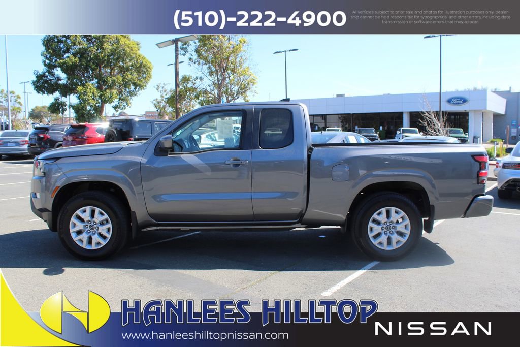 Used 2023 Nissan Frontier SV w/ SV Convenience Package image 2