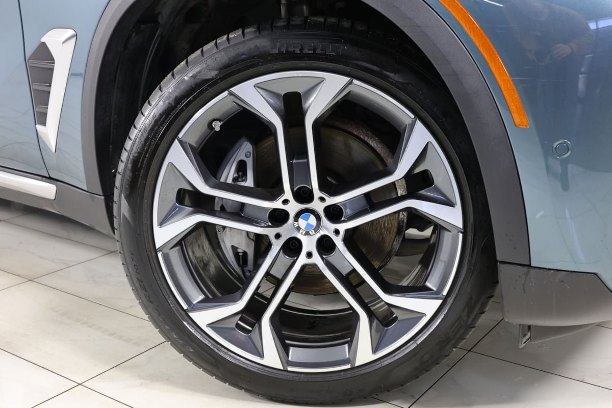 Used 2024 BMW X5 xDrive40i w/ Premium Package AWD/4WD image 34