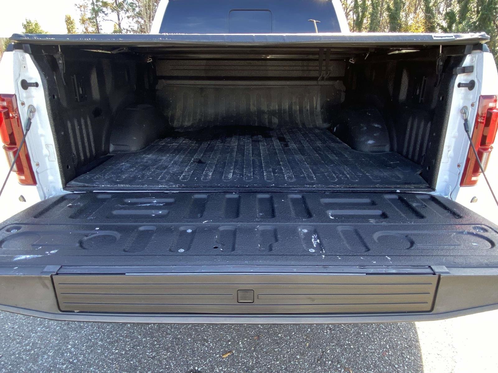 Used 2018 Ford F150 Raptor w/ Equipment Group 802A Luxury image 9