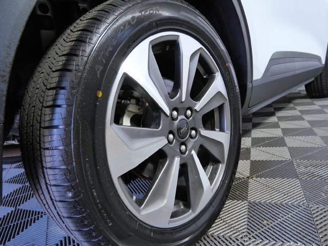 Certified 2025 Ford Escape Platinum AWD/4WD image 8