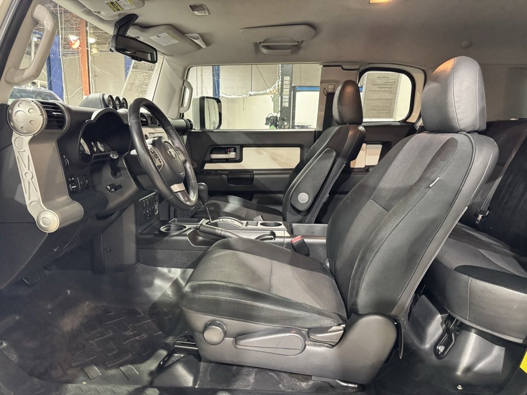 Used 2011 Toyota FJ Cruiser 2WD image 13