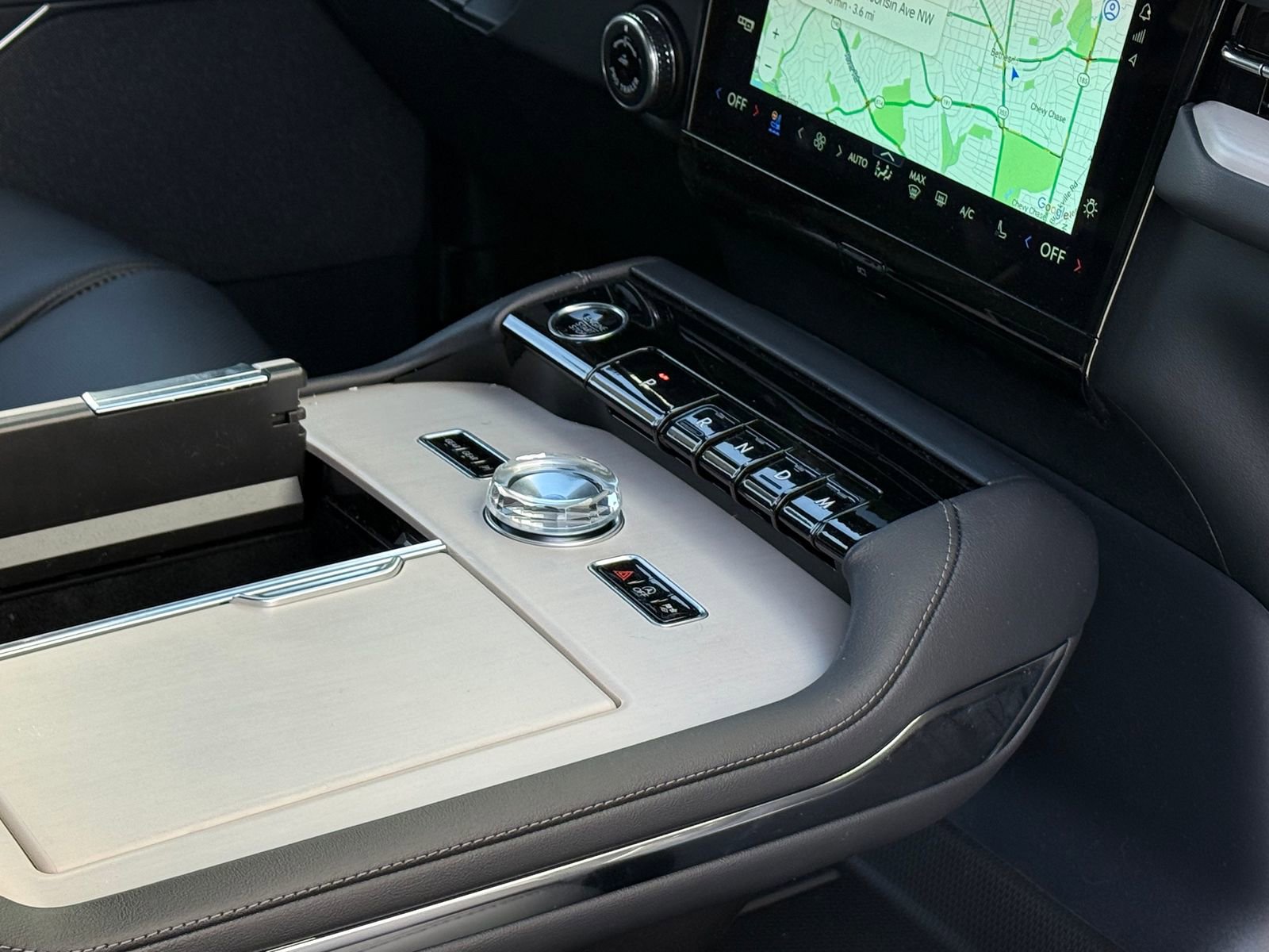 New 2026 Lincoln Navigator Reserve w/ Jet Appearance Package image 9