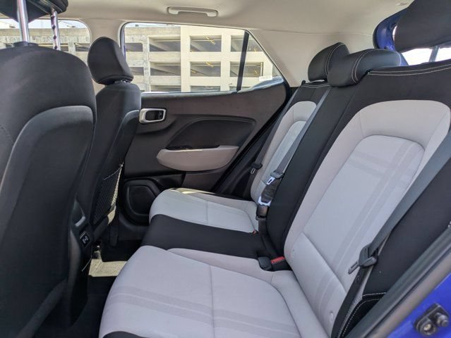 Used 2025 Hyundai Venue SEL FWD image 26