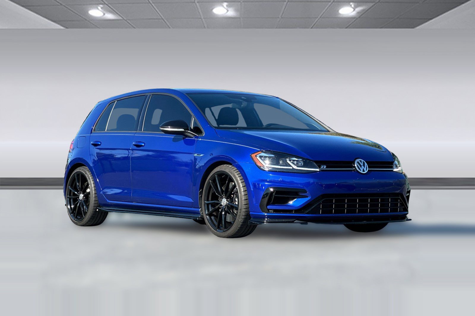 Used 2019 Volkswagen Golf R 4-Door image 7