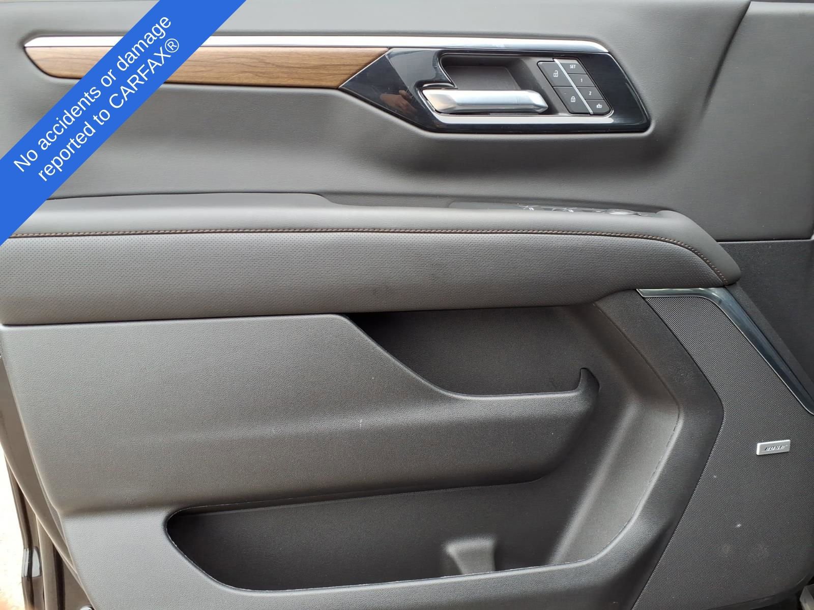 Used 2025 Chevrolet Suburban High Country AWD/4WD image 14