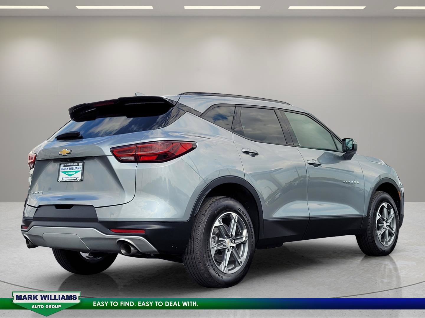 Used 2023 Chevrolet Blazer LT FWD image 4