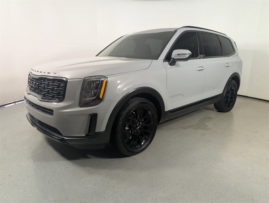 Used 2022 Kia Telluride EX w/ EX Premium Package image 3