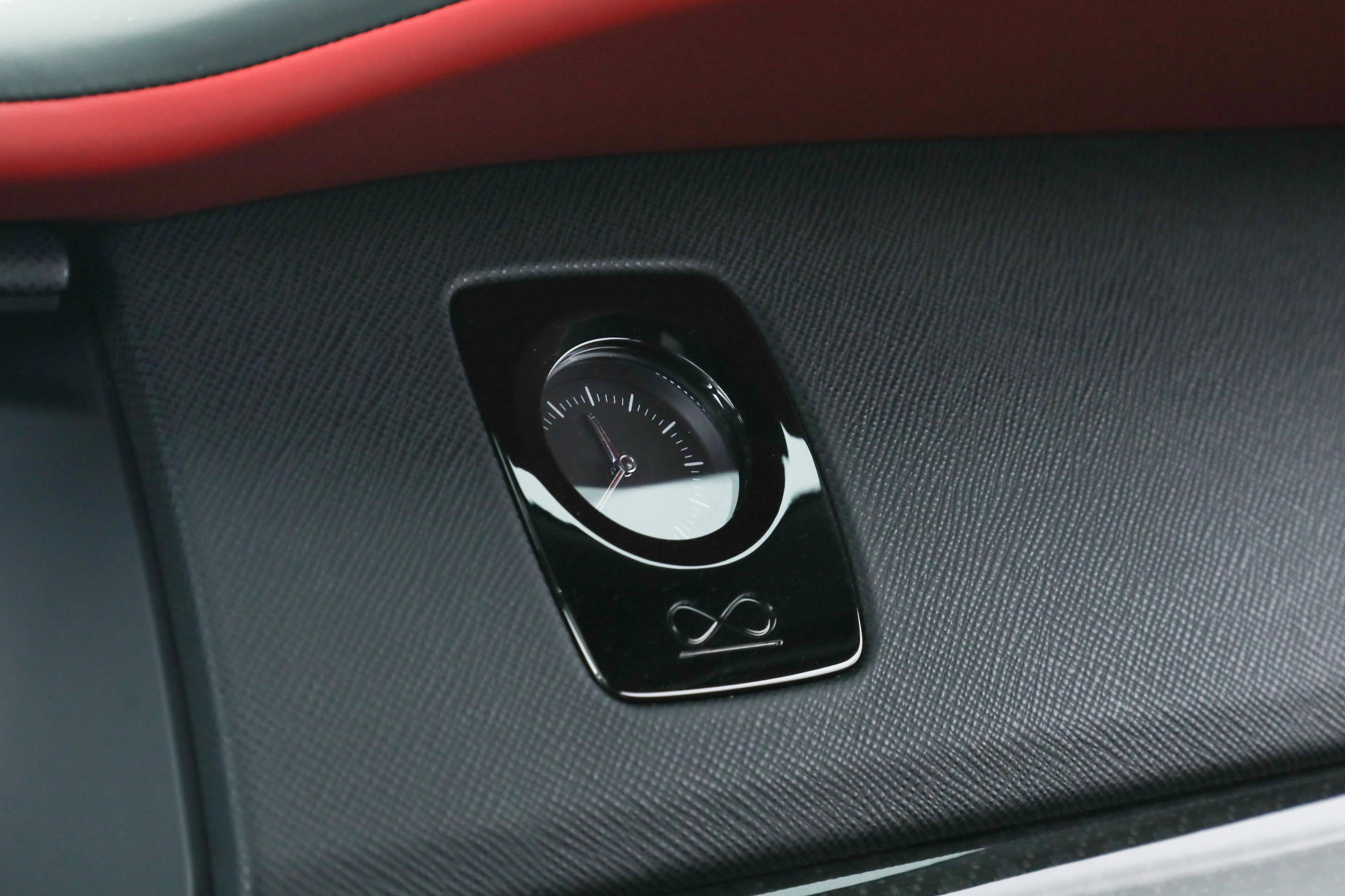 Used 2023 Rolls-Royce Cullinan Black Badge w/ Dark Exterior Package image 35