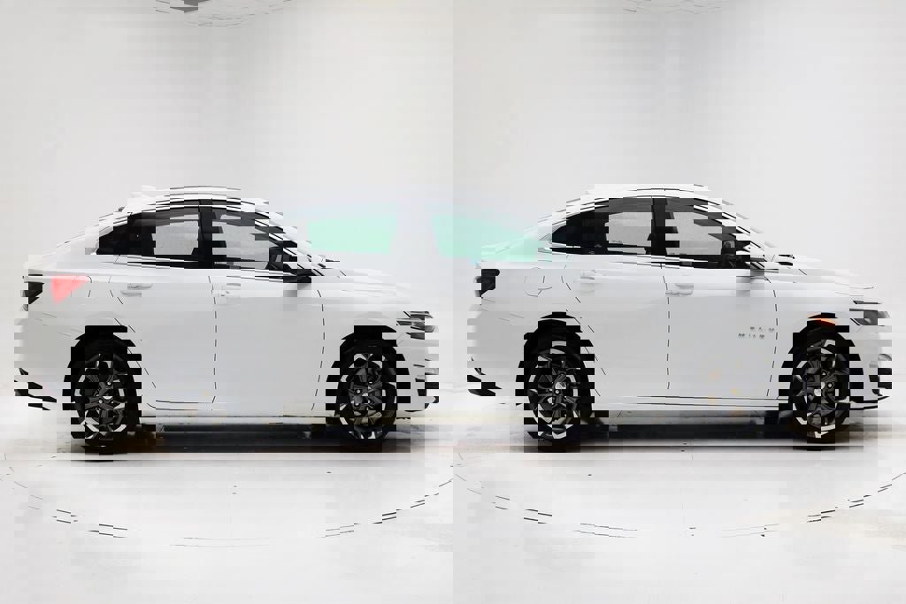 Used 2024 Chevrolet Malibu LT image 3