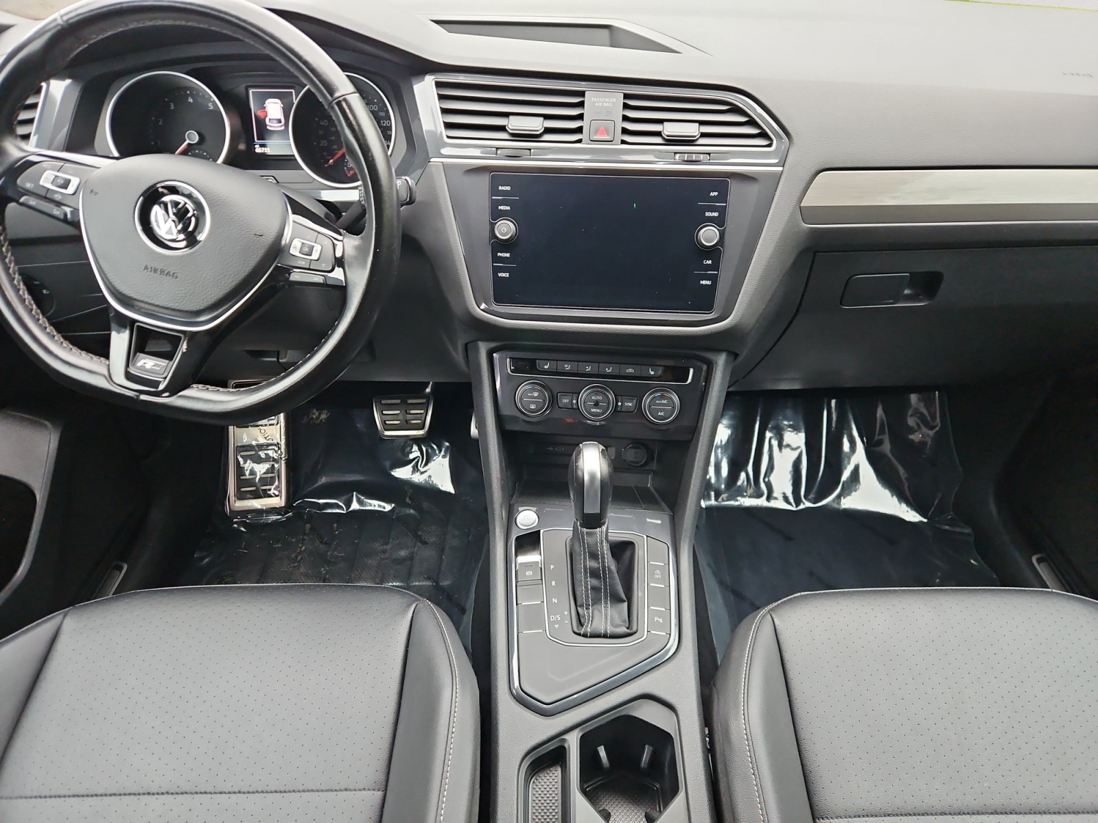 Used 2021 Volkswagen Tiguan SE R-Line FWD image 11