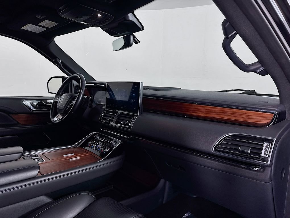 Used 2024 Lincoln Navigator L 4WD image 34