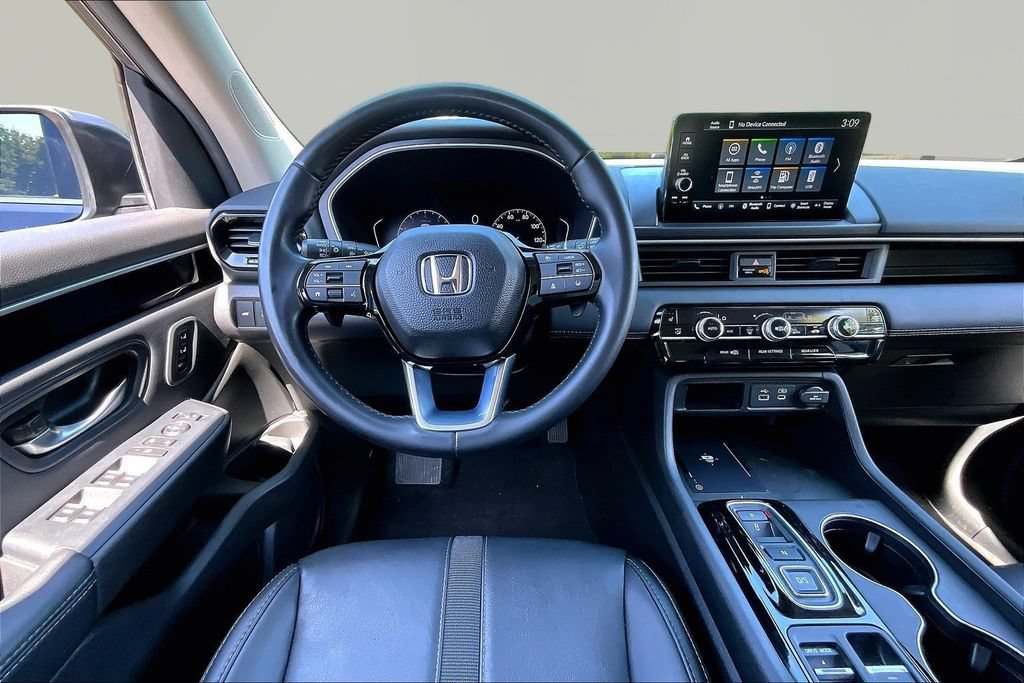 Used 2025 Honda Pilot EX-L image 9
