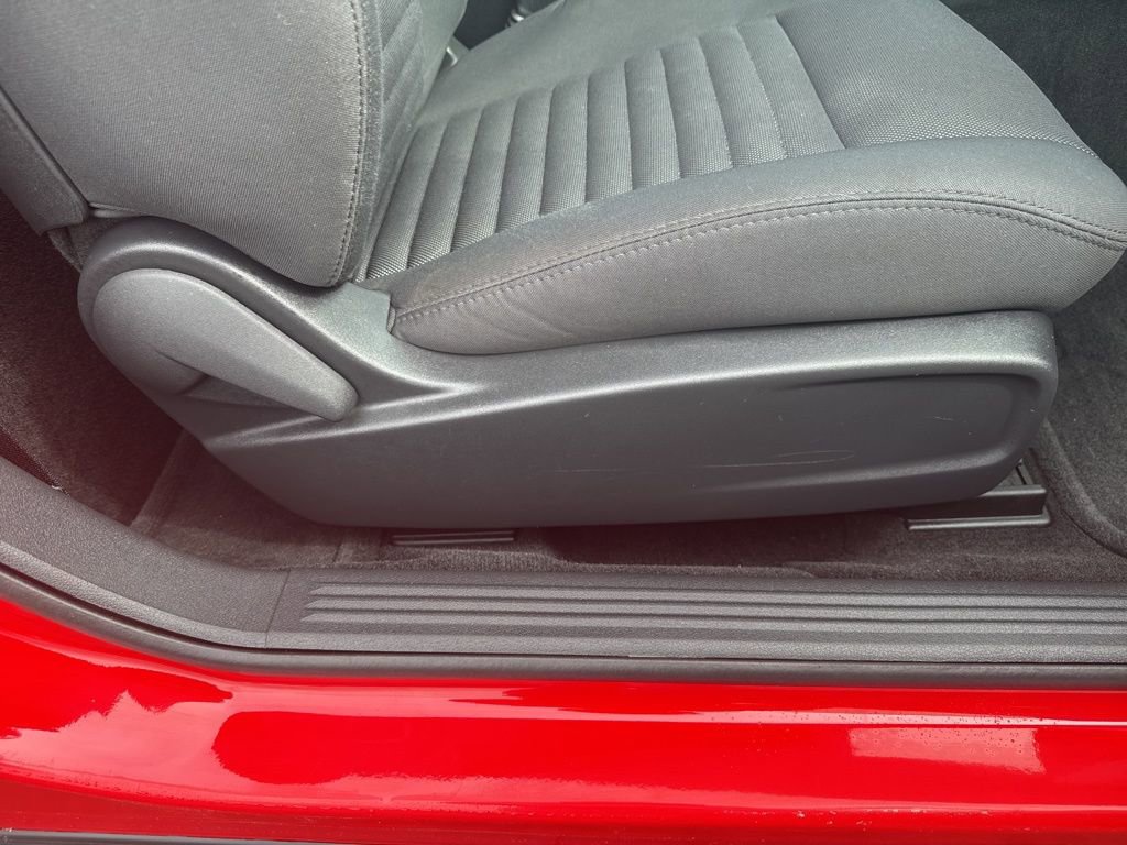 Used 2014 Dodge Challenger R/T image 28