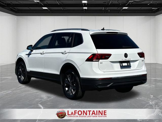 Used 2022 Volkswagen Tiguan SE image 3