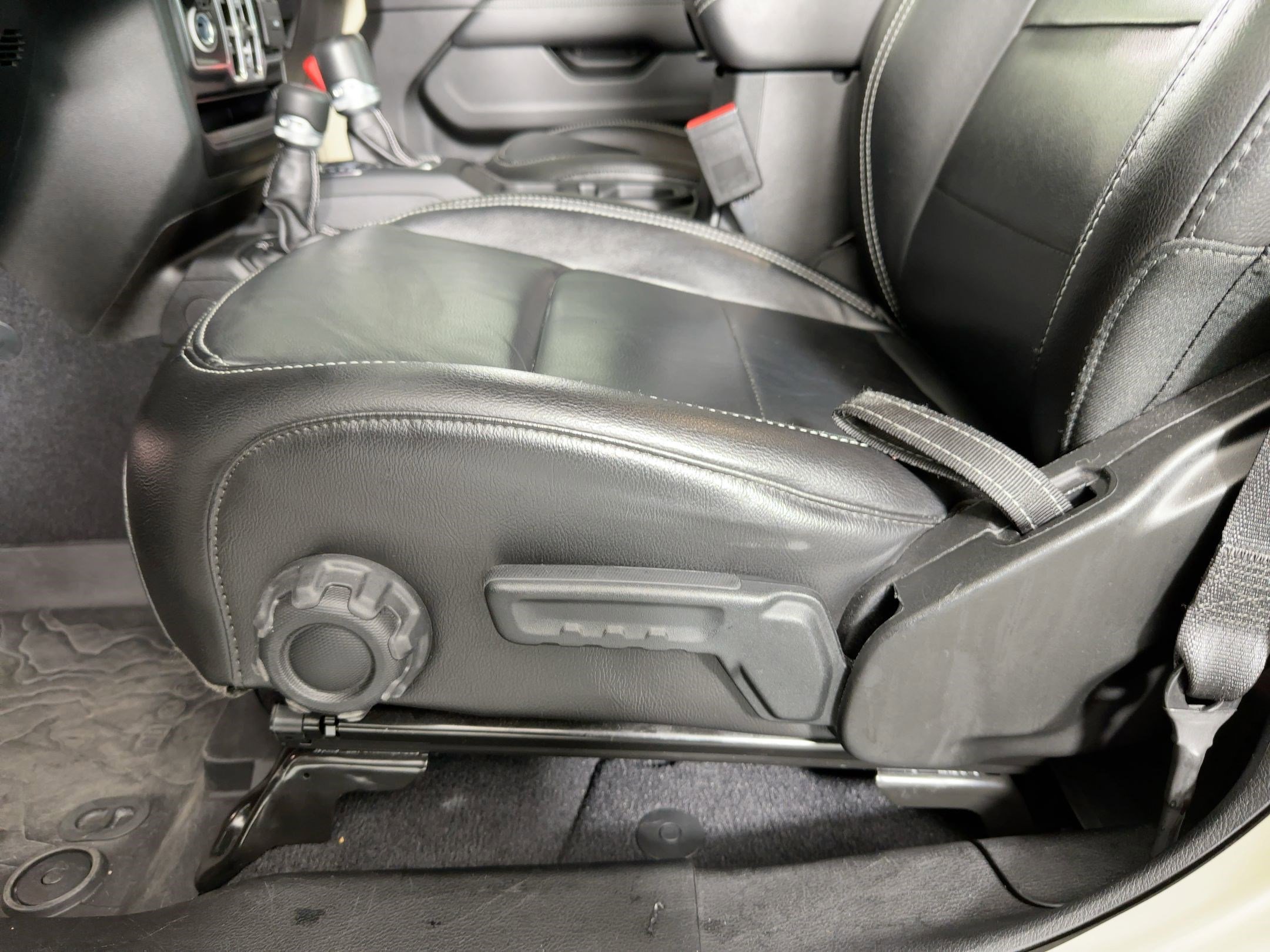 Used 2022 Jeep Gladiator Overland w/ Popular Equipment Package image 12