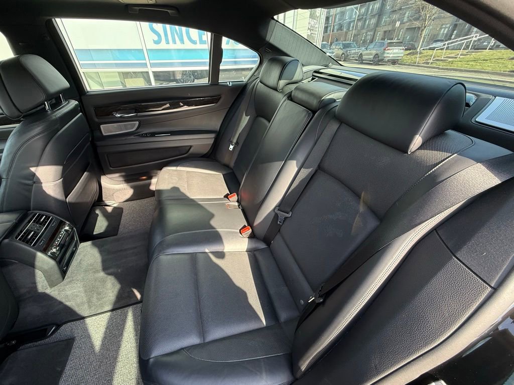 Used 2013 BMW 750Li image 8