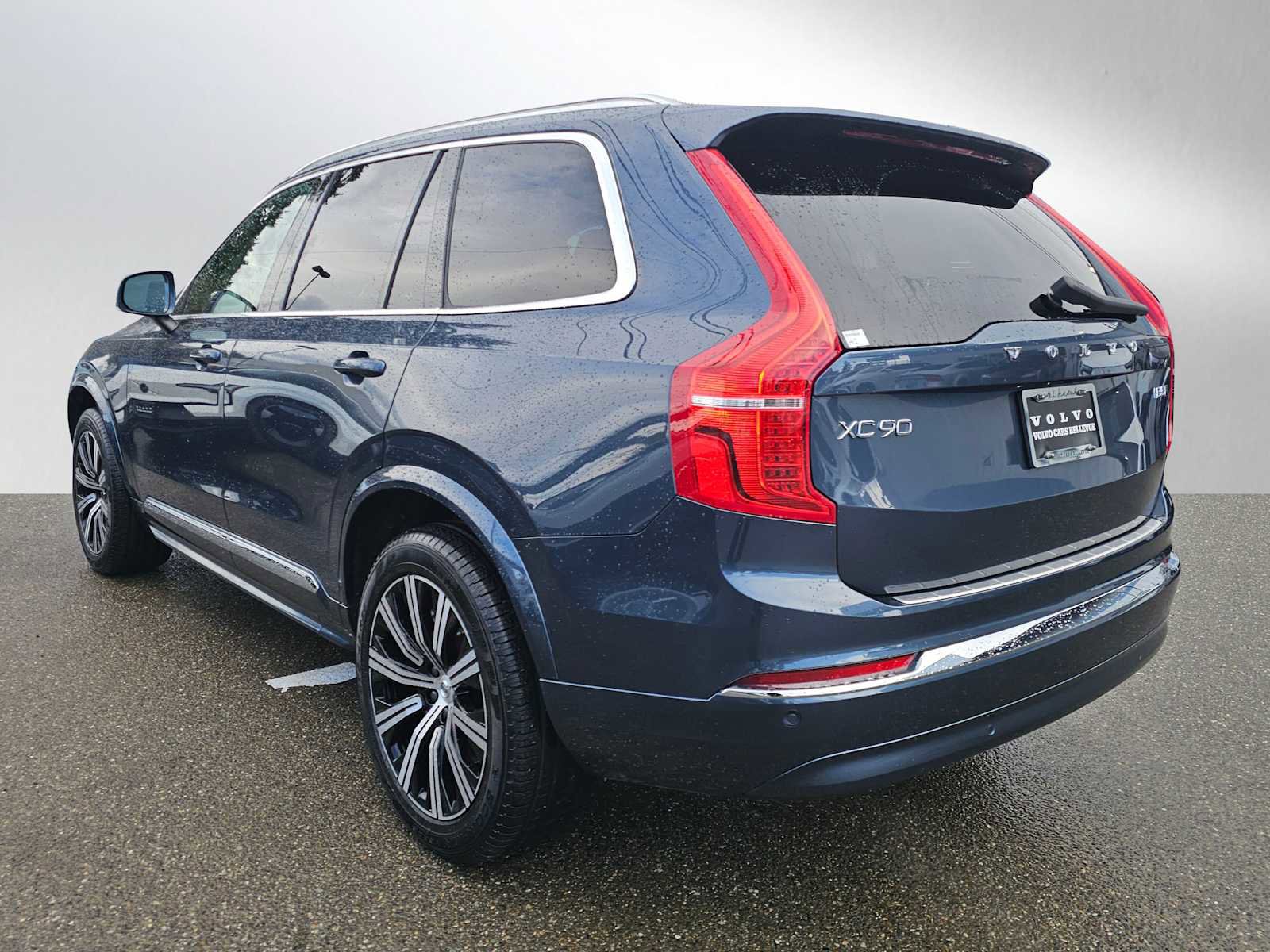 Used 2025 Volvo XC90 B5 Core w/ Protection Package Premier image 5