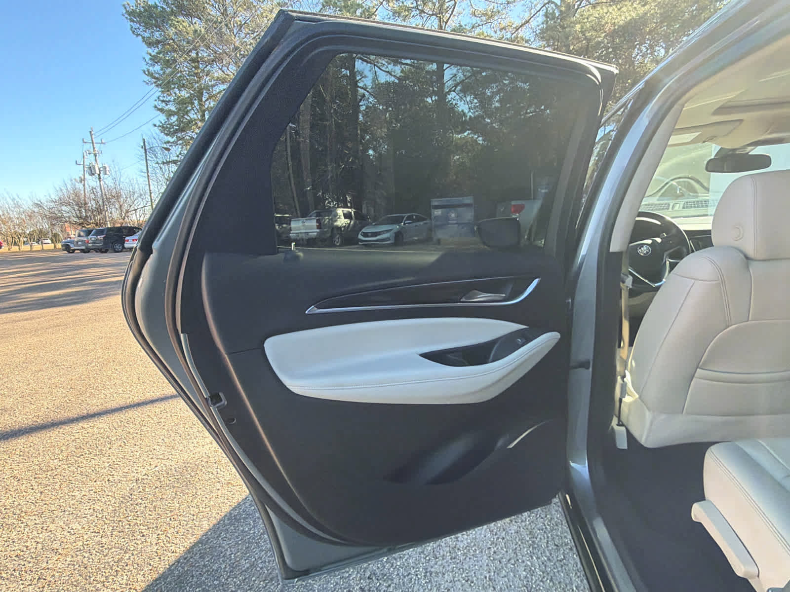 Used 2024 Buick Enclave Essence w/ Experience Buick Package FWD image 26