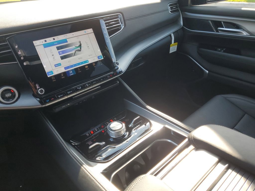 New 2025 Jeep Wagoneer L Series II w/ Convenience Group I image 22