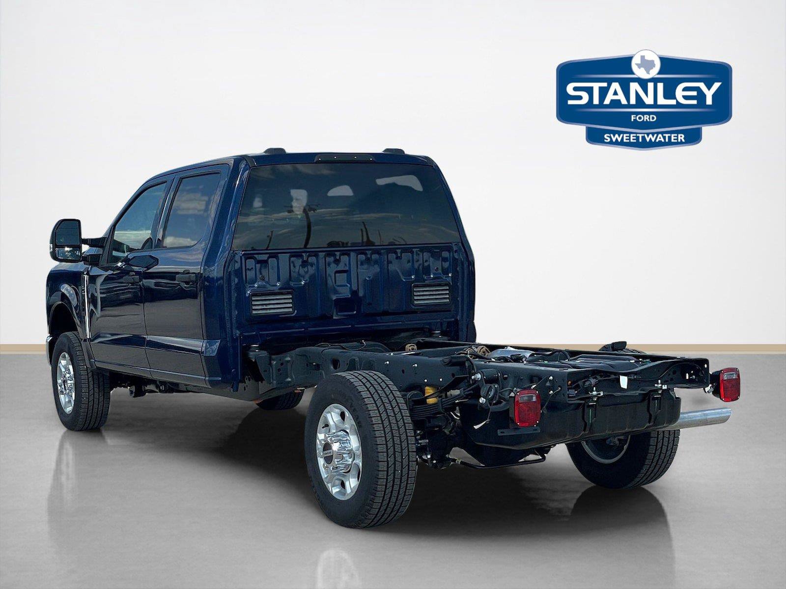 New 2027 Ford F350 XLT w/ XLT Value Package AWD/4WD image 5