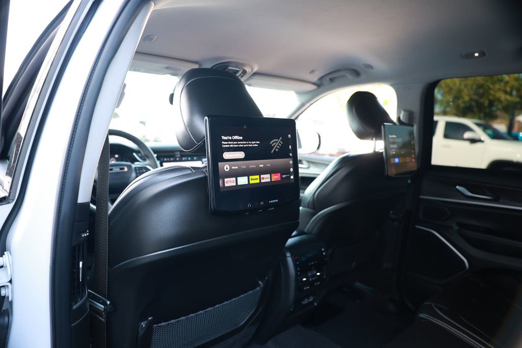 Used 2023 Jeep Grand Cherokee L Limited w/ Luxury Tech Group II RWD image 33