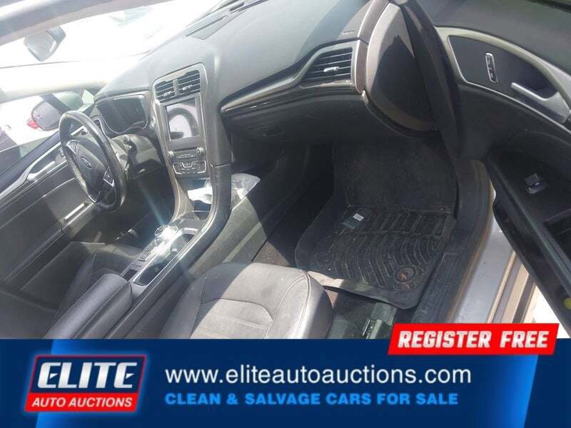 Used 2017 Ford Fusion SE w/ Fusion SE Technology Package image 10