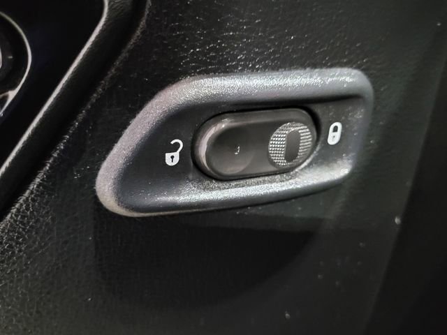 Used 2017 Jeep Wrangler Sahara image 41