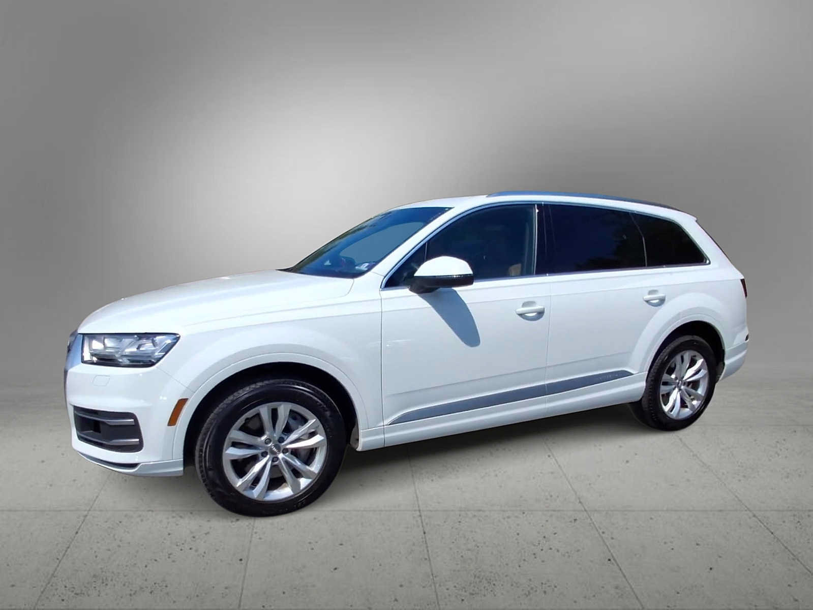 Used 2017 Audi Q7 3.0T Premium Plus AWD/4WD image 4