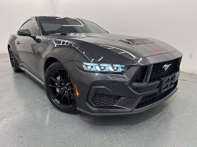 Used 2024 Ford Mustang GT Premium image 3