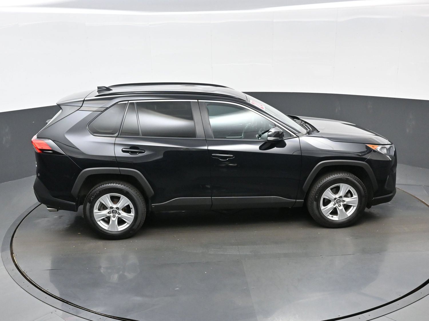 Used 2020 Toyota RAV4 XLE AWD/4WD image 40