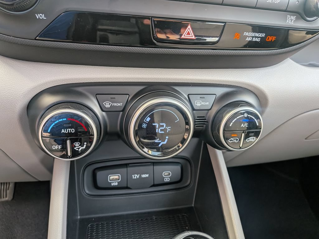 Certified 2024 Hyundai Venue SEL FWD image 17