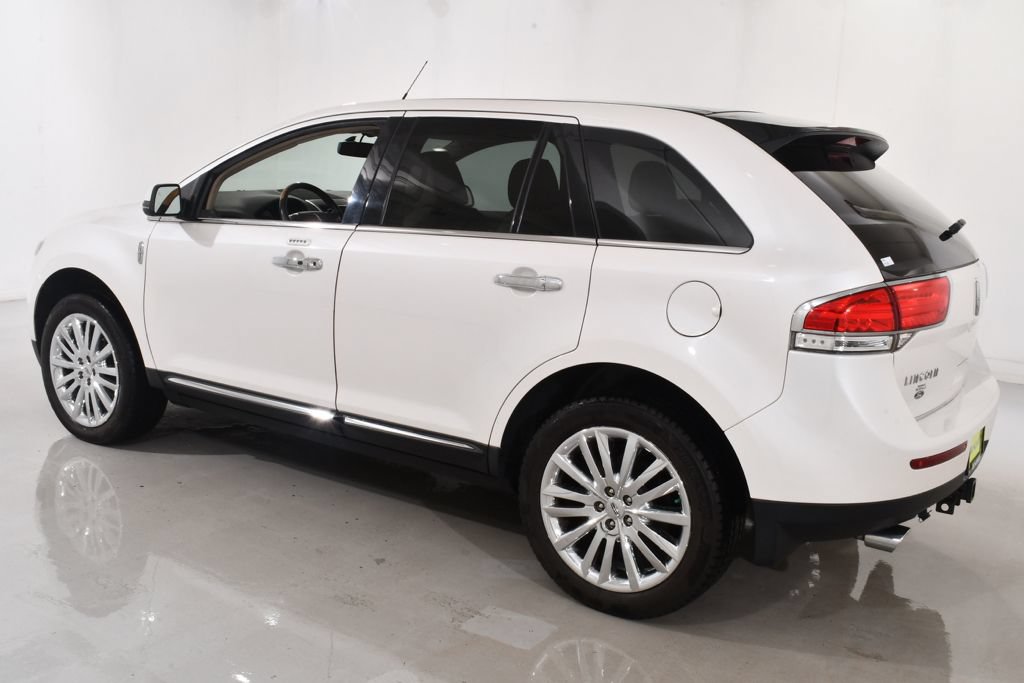 Used 2015 Lincoln MKX AWD w/ Equipment Group 102A image 15