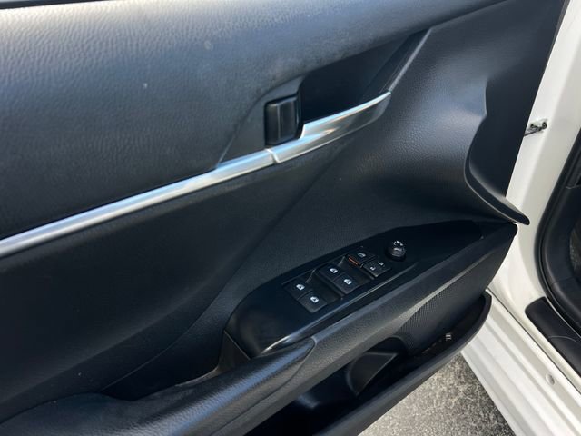 Used 2020 Toyota Camry SE image 11