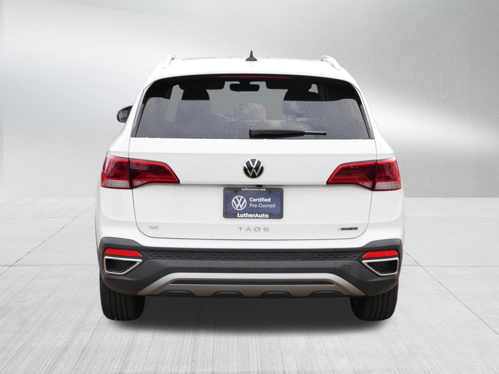 Certified 2024 Volkswagen Taos SE w/ Panoramic Sunroof Package image 6
