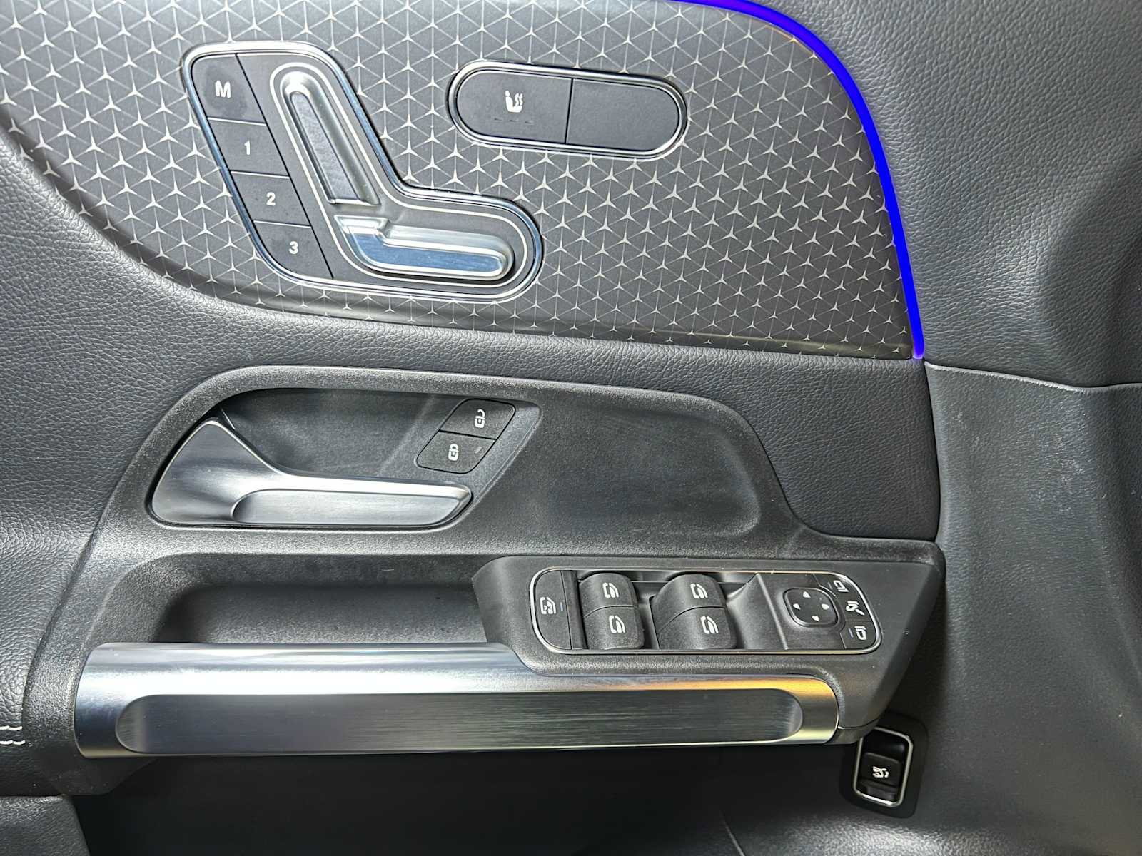 Certified 2025 Mercedes-Benz GLB 250 4MATIC image 21