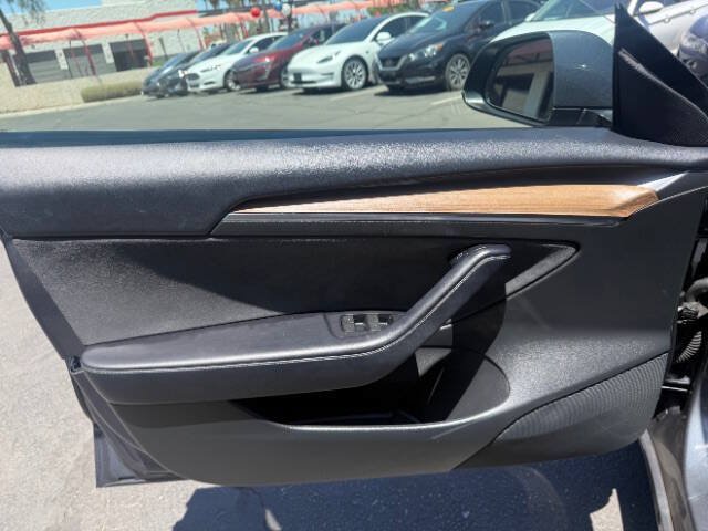 Used 2023 Tesla Model 3 Standard Range RWD image 12