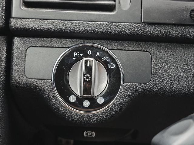 Used 2009 Mercedes-Benz C 300 Sedan image 34