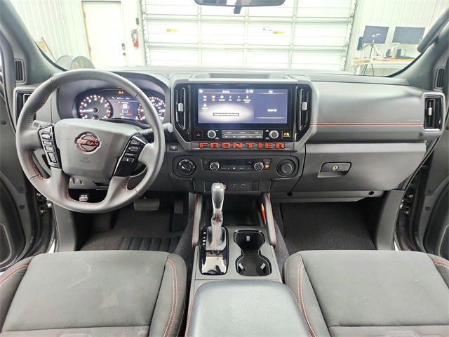 Used 2025 Nissan Frontier PRO-4X image 24