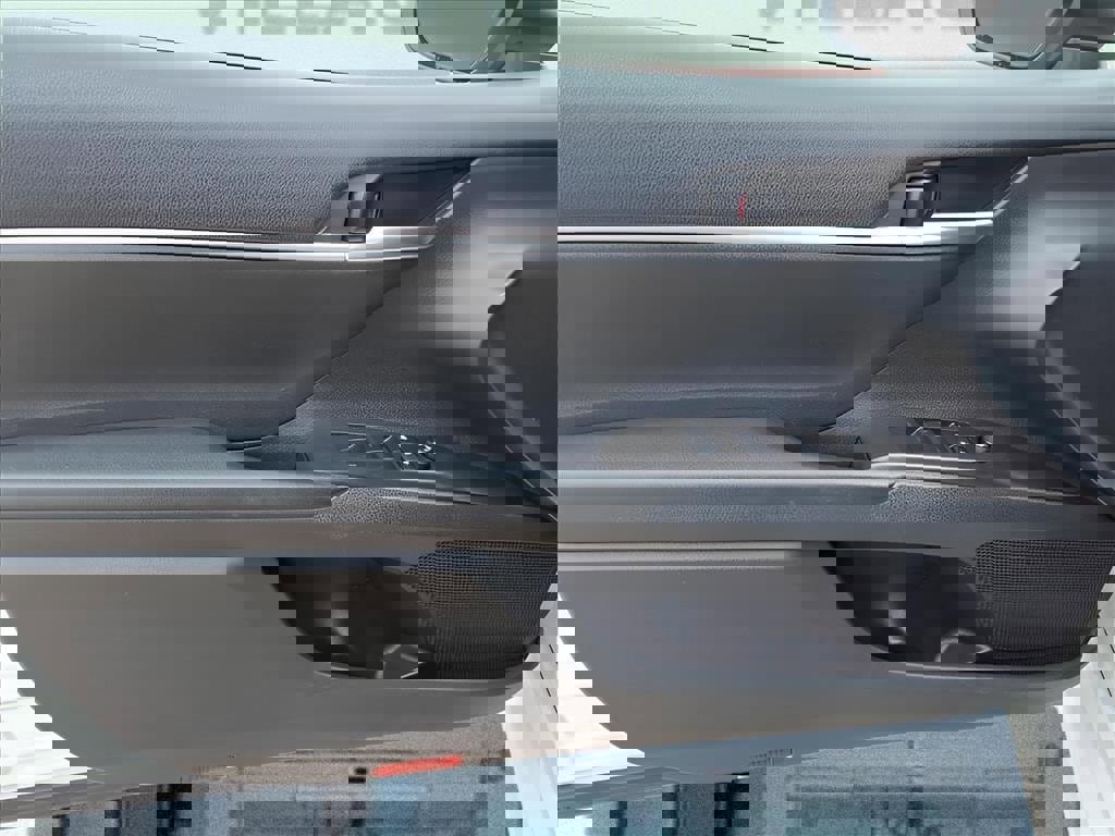 Used 2023 Toyota Camry SE image 12