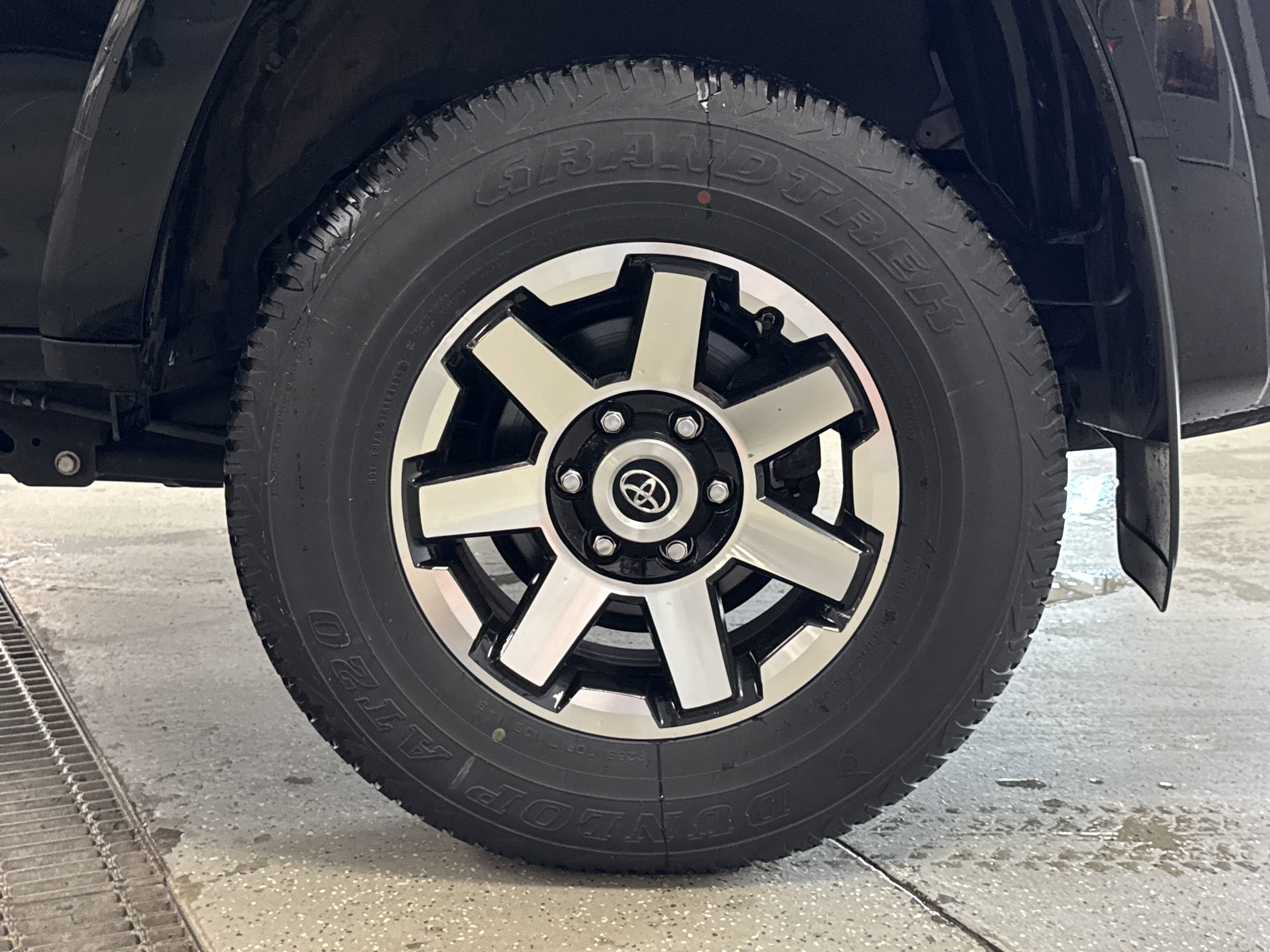 Used 2021 Toyota 4Runner TRD Off-Road image 34