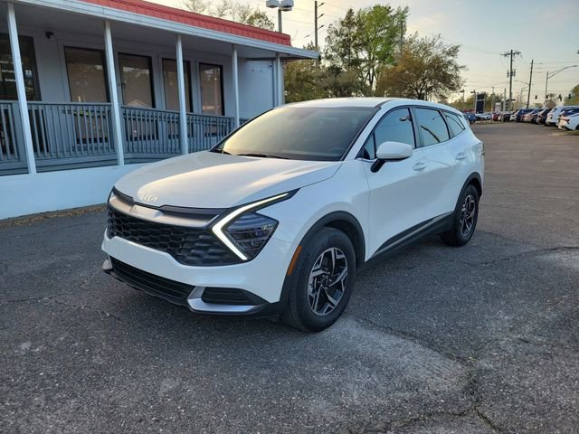 Used 2025 Kia Sportage LX image 4