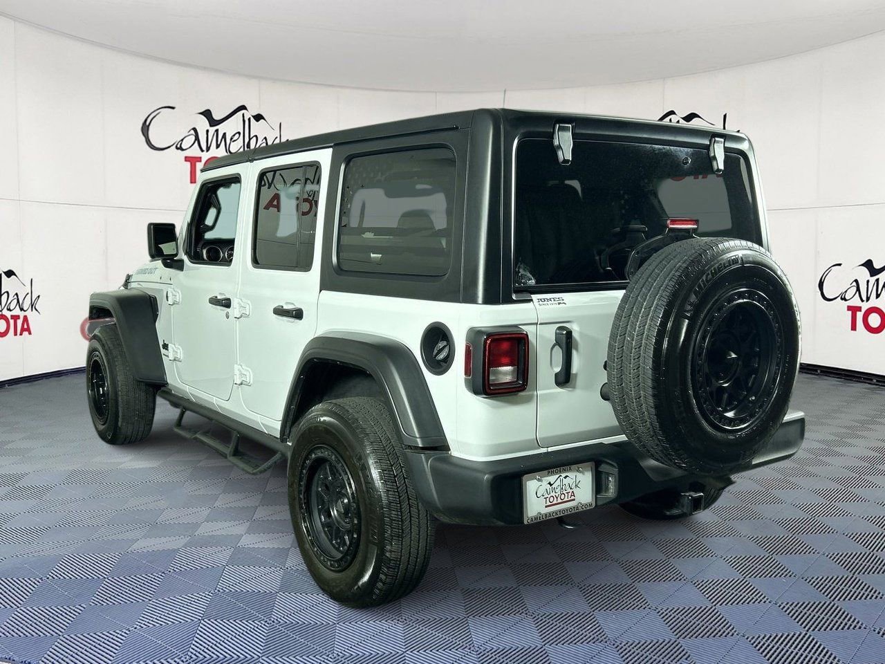 Used 2023 Jeep Wrangler Sport S image 5