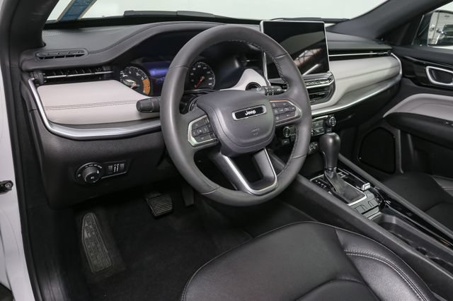 Used 2026 Jeep Compass Limited AWD/4WD image 20