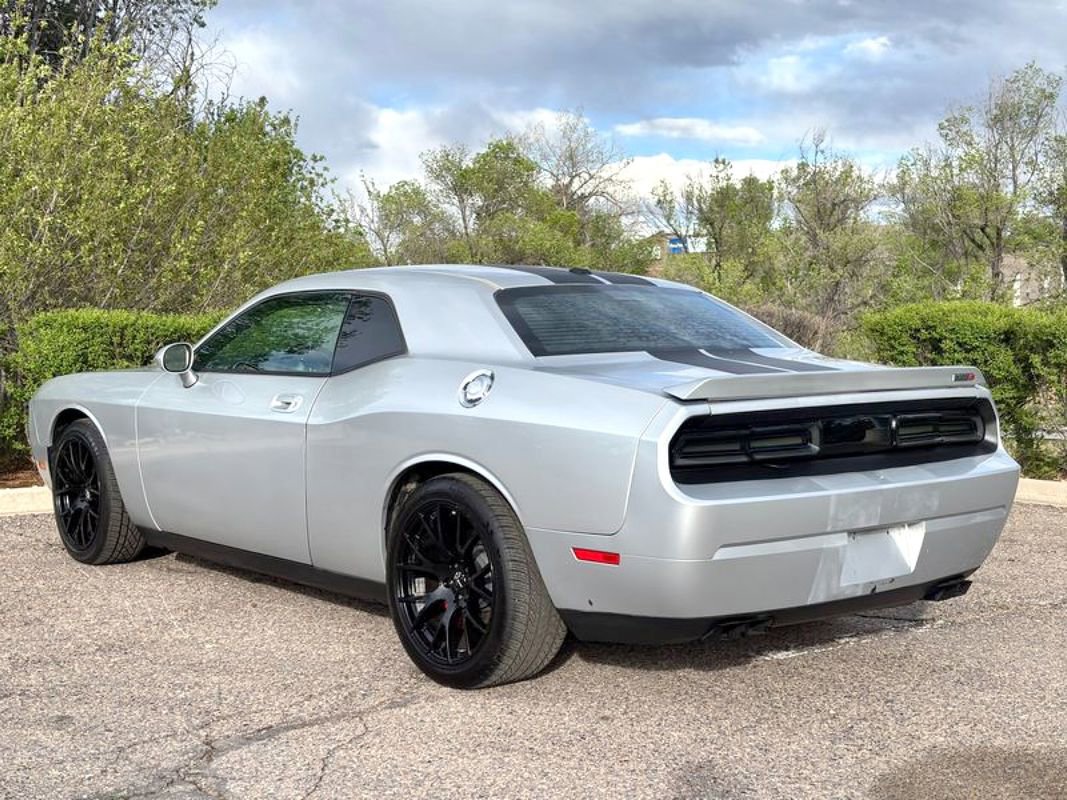Used 2009 Dodge Challenger SRT8 w/ SRT Option Group II RWD image 5